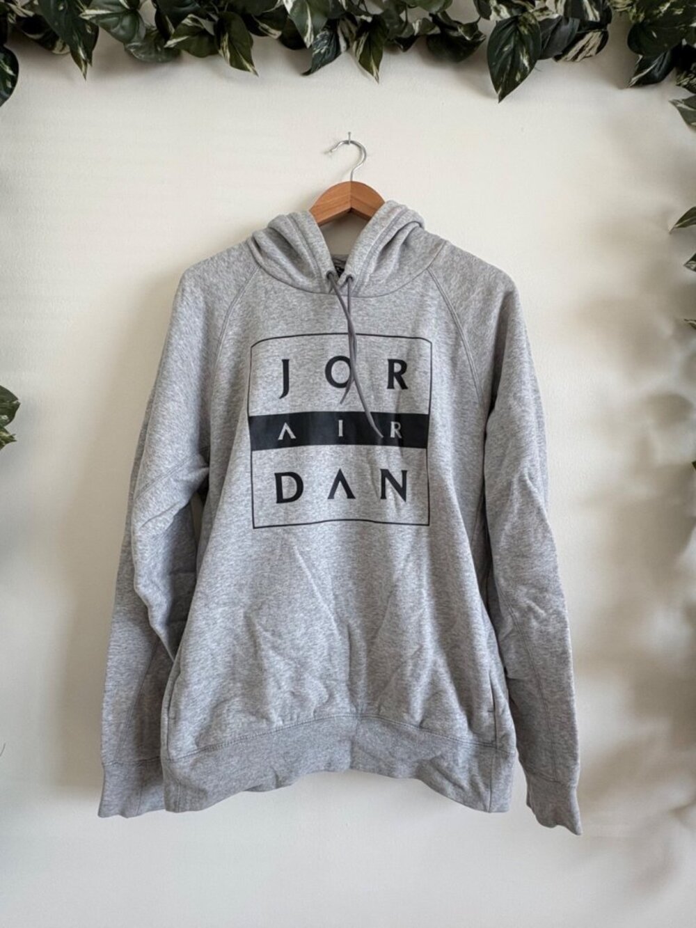 Jordan Athletic Pullover Graphic Hooded Sweatshirt Heathered Grey Men’s Size M